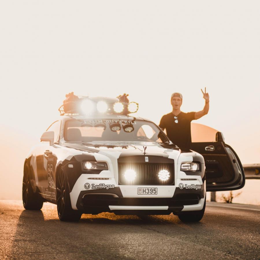  Rolls-Royce Wraith by Jon Olsson 2017 года  (фото 15 из 18)